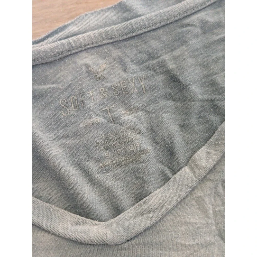 Soft and Sexy American Eagle Long Sleeve V Neck T Shirt Blue size S - Picture 2 of 7
